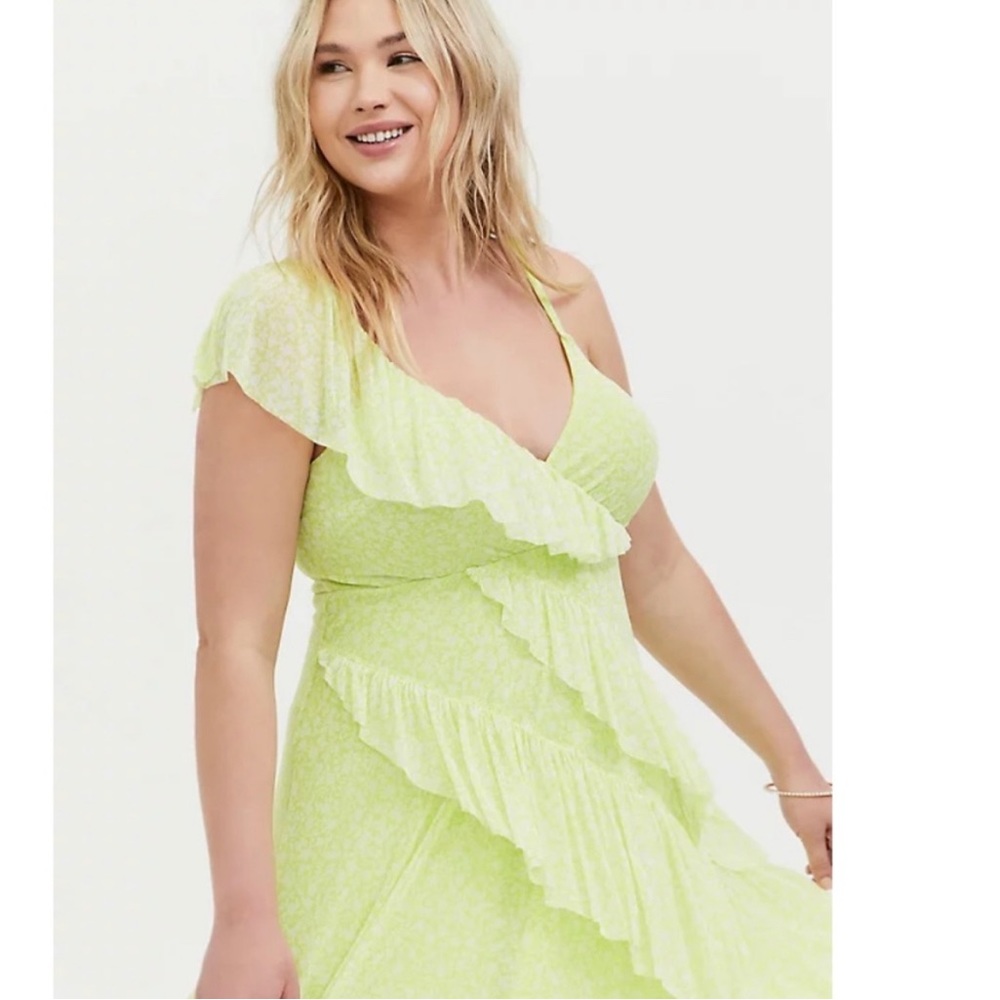 Lime green / yellow spring time ruffle dress - size 3 torrid
